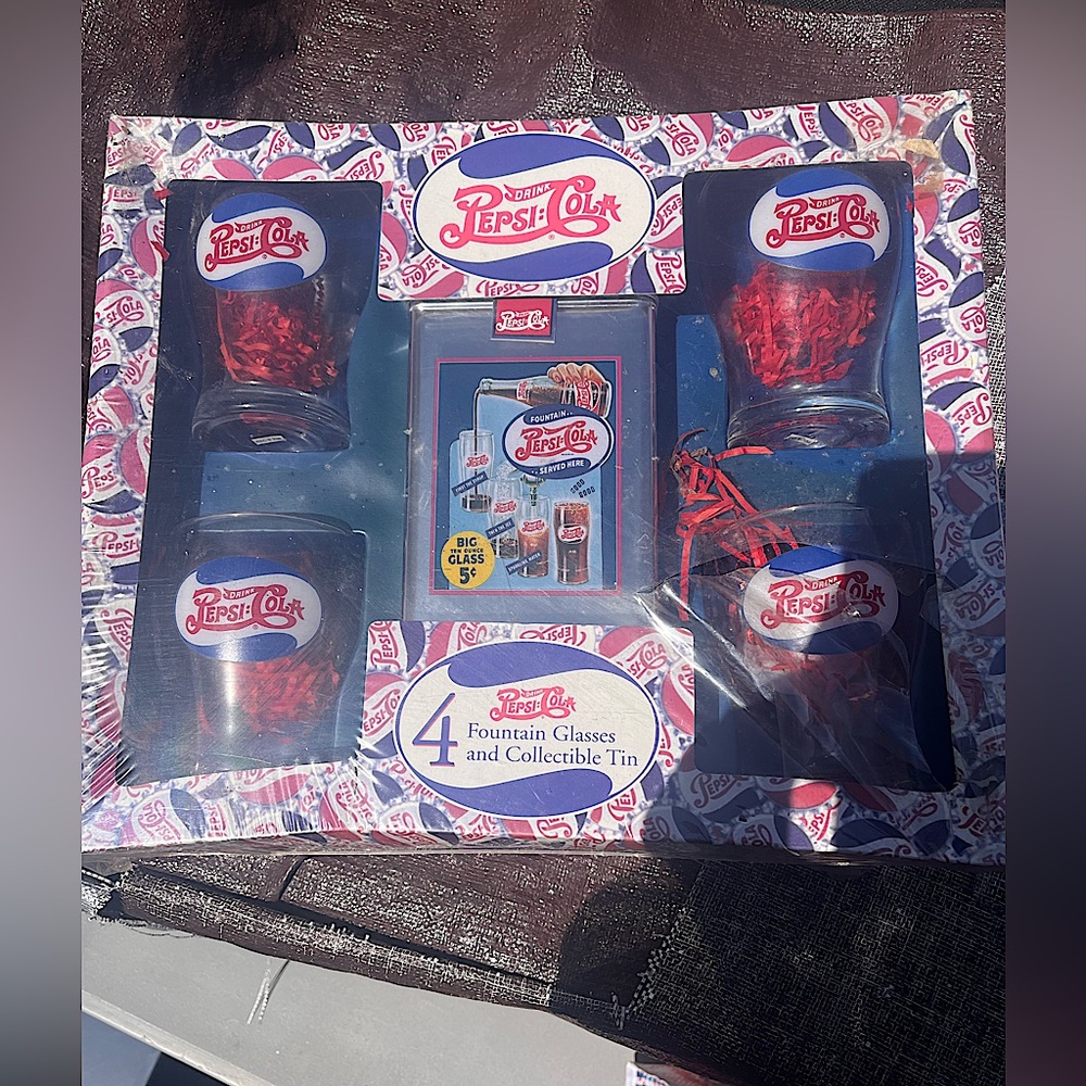 Vintage Pepsi Cola Gift set 4 Glasses and Tin. Seal broken/ Cups Perfect